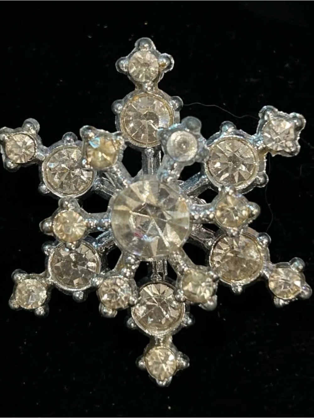 Vintage snowflake rhinestone brooch